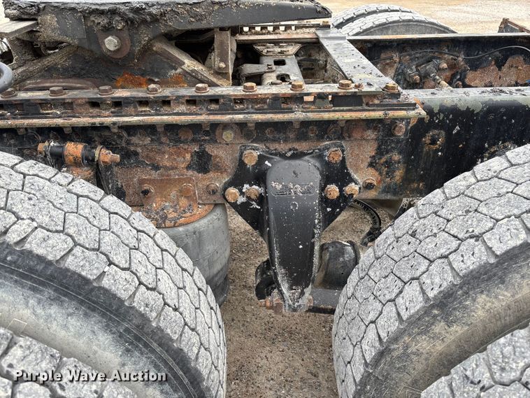 image for item FB3439 2013 Western Star 4900 semi truck