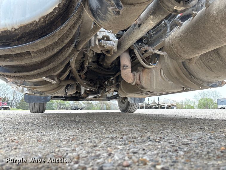 image for item FB3439 2013 Western Star 4900 semi truck