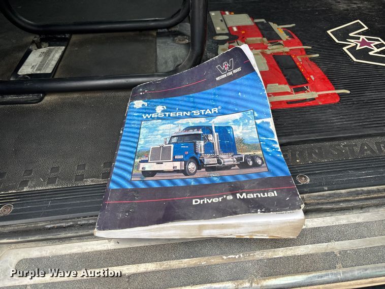 image for item FB3439 2013 Western Star 4900 semi truck