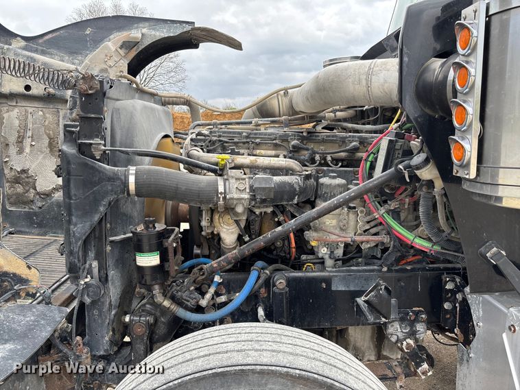 image for item FB3439 2013 Western Star 4900 semi truck