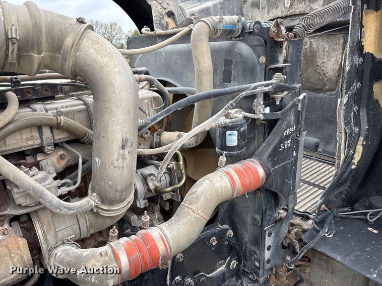 image for item FB3439 2013 Western Star 4900 semi truck