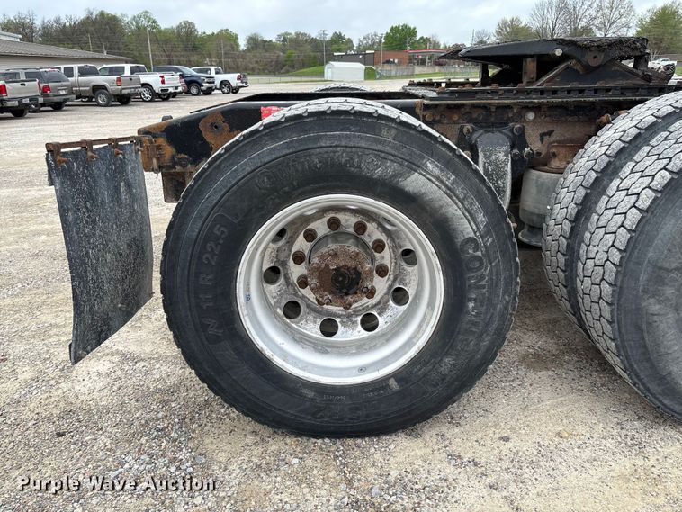 image for item FB3439 2013 Western Star 4900 semi truck