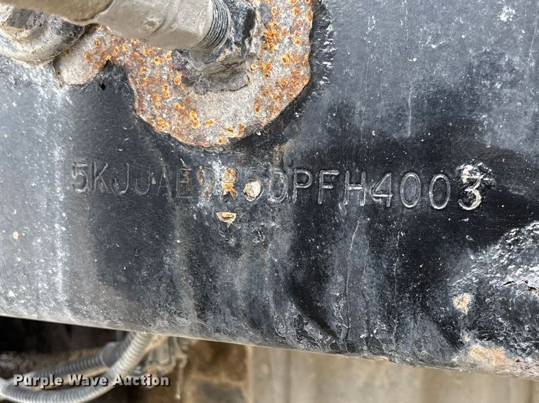 image for item FB3439 2013 Western Star 4900 semi truck