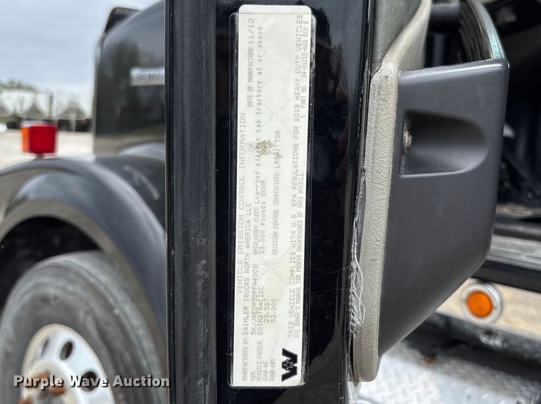 image for item FB3439 2013 Western Star 4900 semi truck