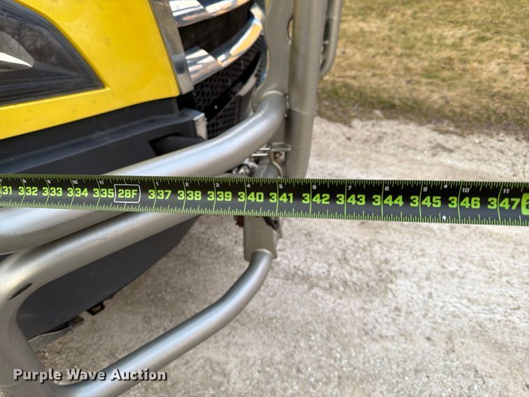 image for item FB8045 2019 Freightliner Cascadia 126 semi truck