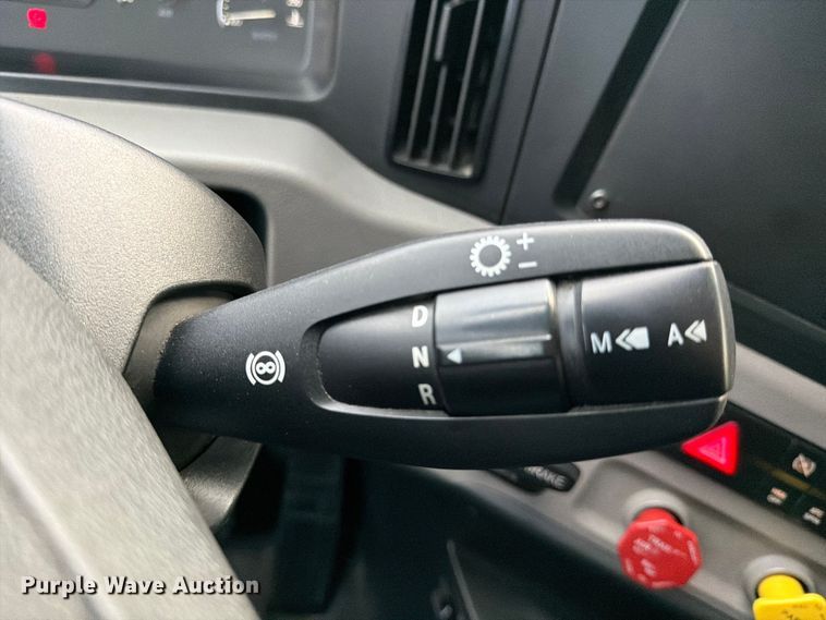 image for item FB8045 2019 Freightliner Cascadia 126 semi truck