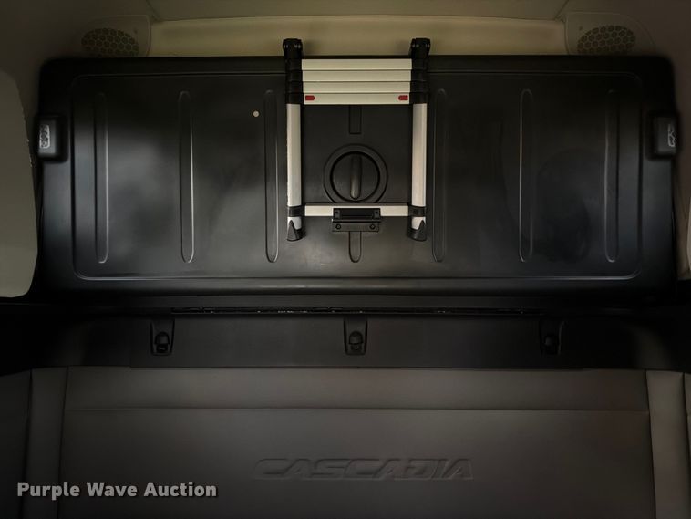 image for item FB8045 2019 Freightliner Cascadia 126 semi truck