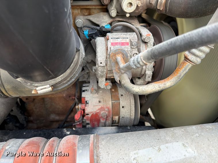 image for item FB8045 2019 Freightliner Cascadia 126 semi truck