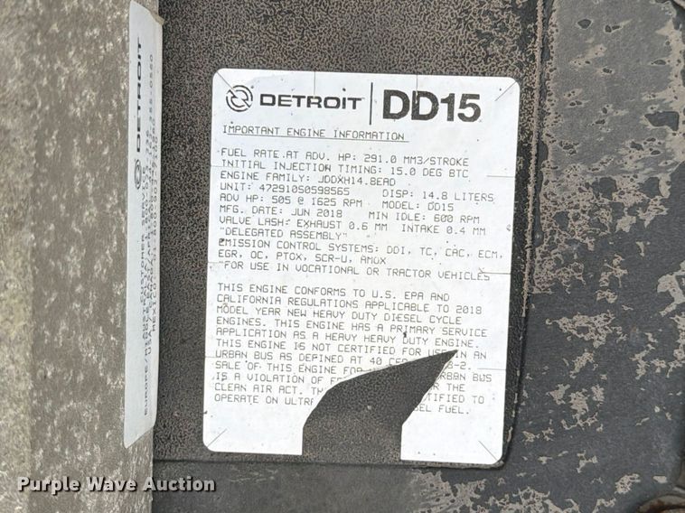 image for item FB8045 2019 Freightliner Cascadia 126 semi truck