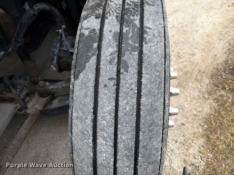 image for item FB8045 2019 Freightliner Cascadia 126 semi truck