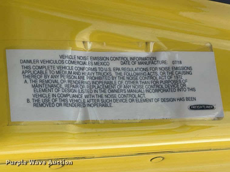 image for item FB8045 2019 Freightliner Cascadia 126 semi truck