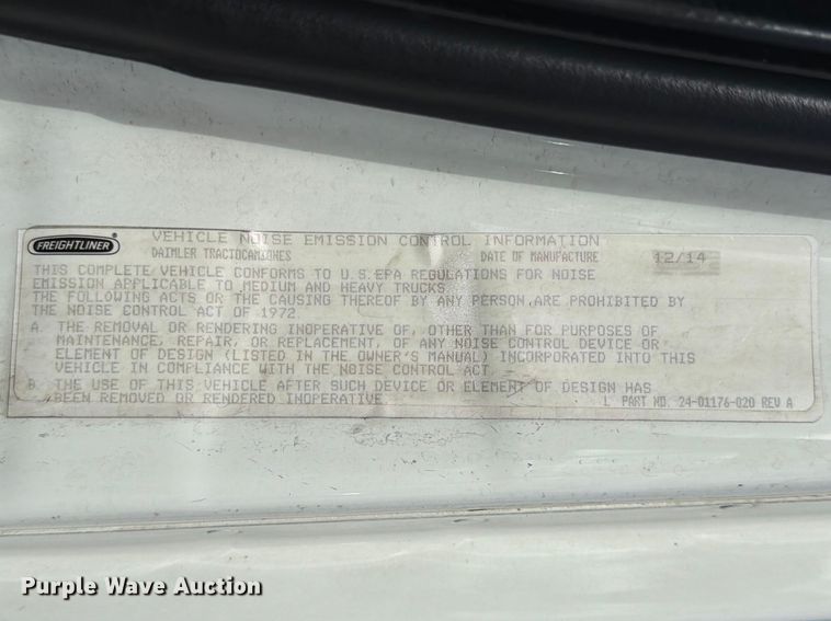 image for item FB8055 2015 Freightliner Cascadia semi truck