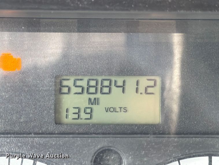 image for item FB8055 2015 Freightliner Cascadia semi truck