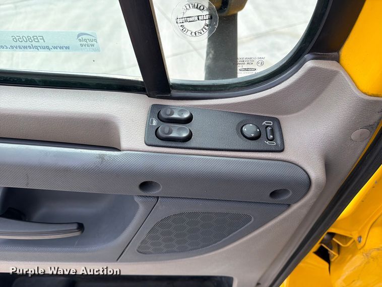 image for item FB8056 2015 Freightliner Cascadia semi truck