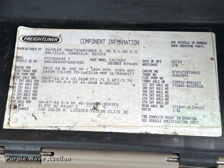 image for item FB8056 2015 Freightliner Cascadia semi truck