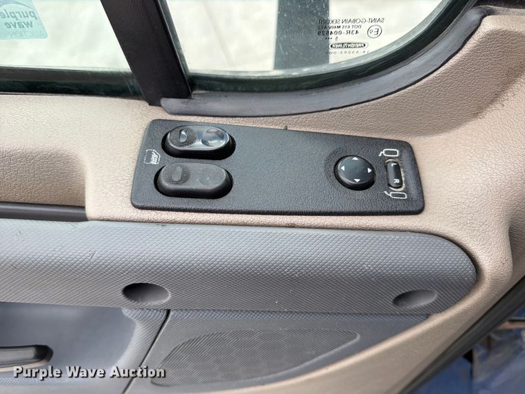 image for item FB8057 2017 Freightliner Cascadia semi truck