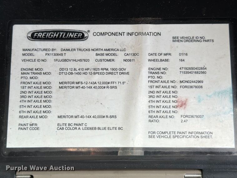 image for item FB8057 2017 Freightliner Cascadia semi truck