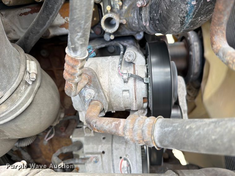 image for item FB8057 2017 Freightliner Cascadia semi truck