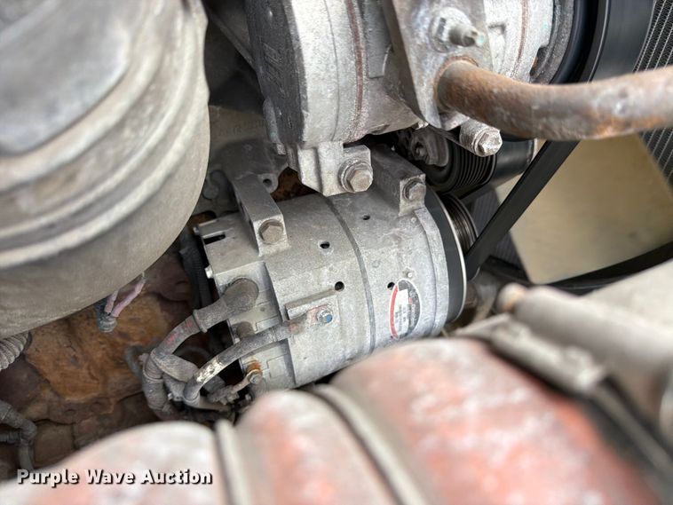 image for item FB8057 2017 Freightliner Cascadia semi truck