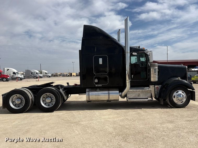 image for item FC2026 2006 Kenworth W900 semi truck