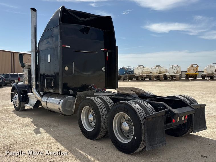 image for item FC2026 2006 Kenworth W900 semi truck