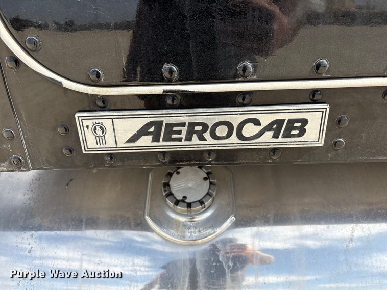 image for item FC2026 2006 Kenworth W900 semi truck