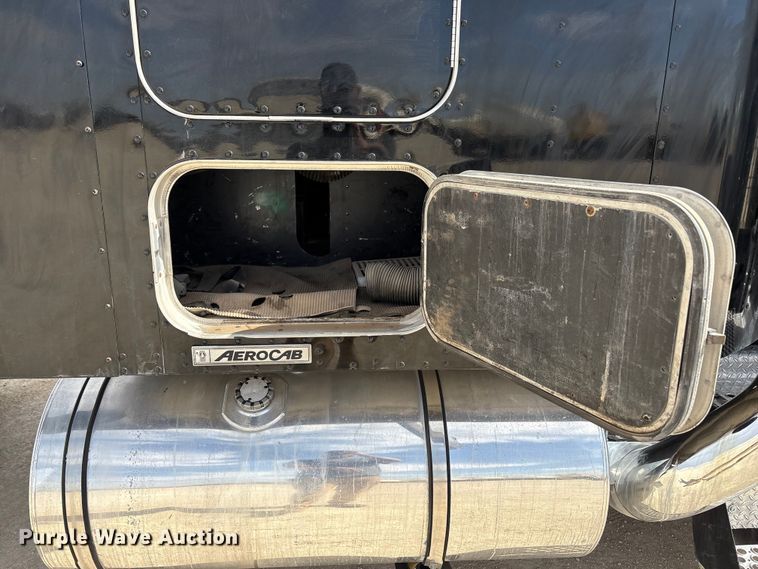 image for item FC2026 2006 Kenworth W900 semi truck