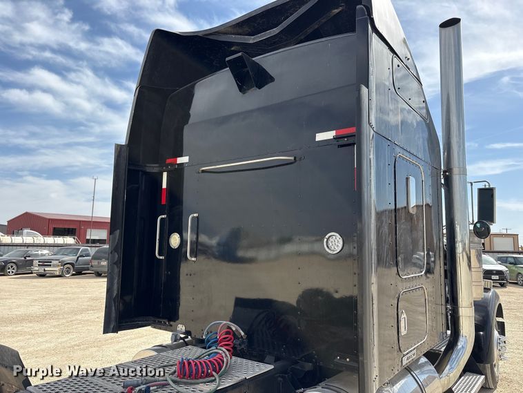 image for item FC2026 2006 Kenworth W900 semi truck