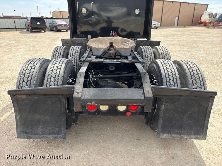 image for item FC2026 2006 Kenworth W900 semi truck