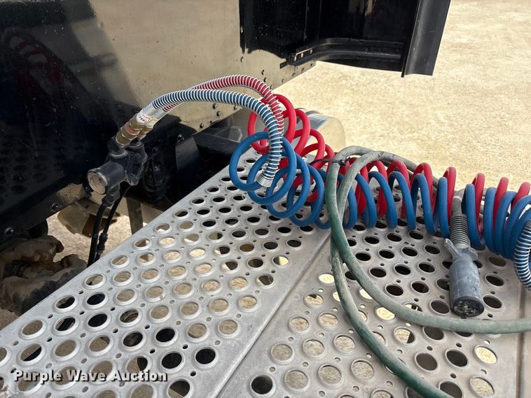 image for item FC2026 2006 Kenworth W900 semi truck