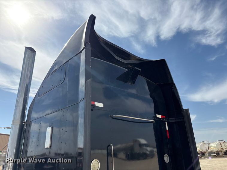 image for item FC2026 2006 Kenworth W900 semi truck