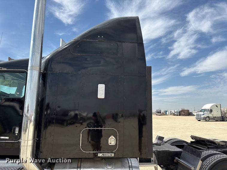 image for item FC2026 2006 Kenworth W900 semi truck