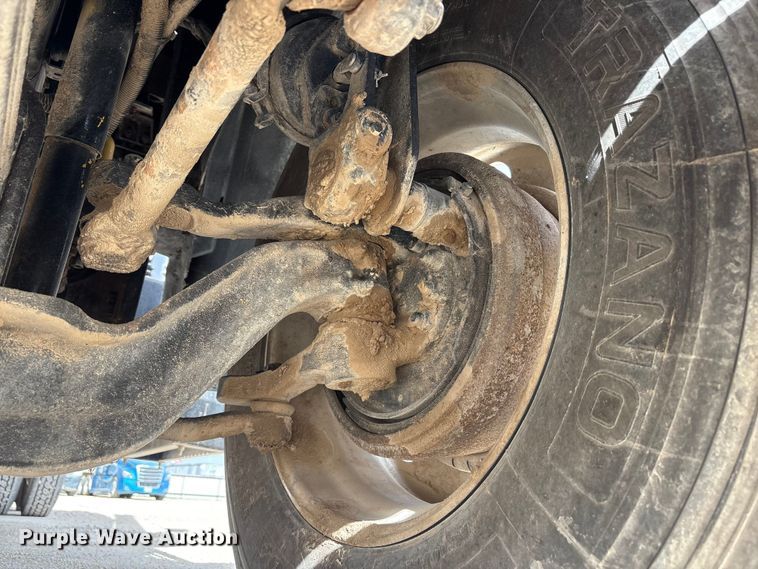 image for item FC2026 2006 Kenworth W900 semi truck