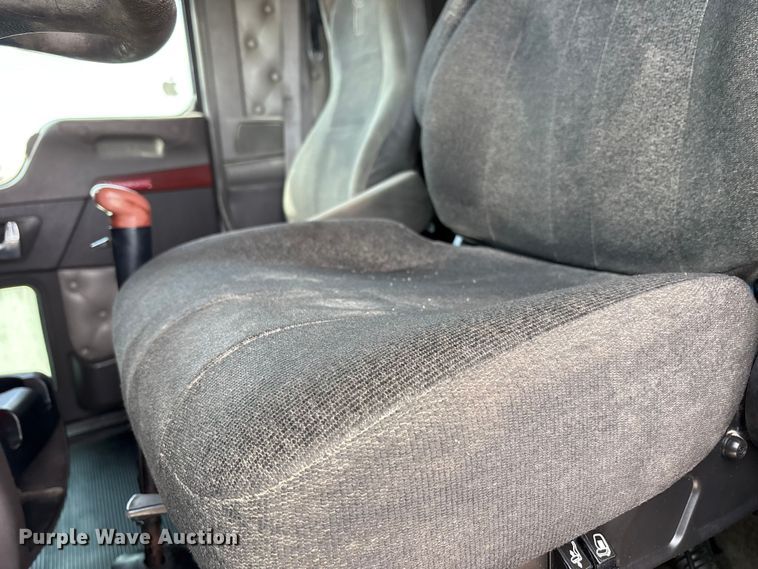 image for item FC2026 2006 Kenworth W900 semi truck