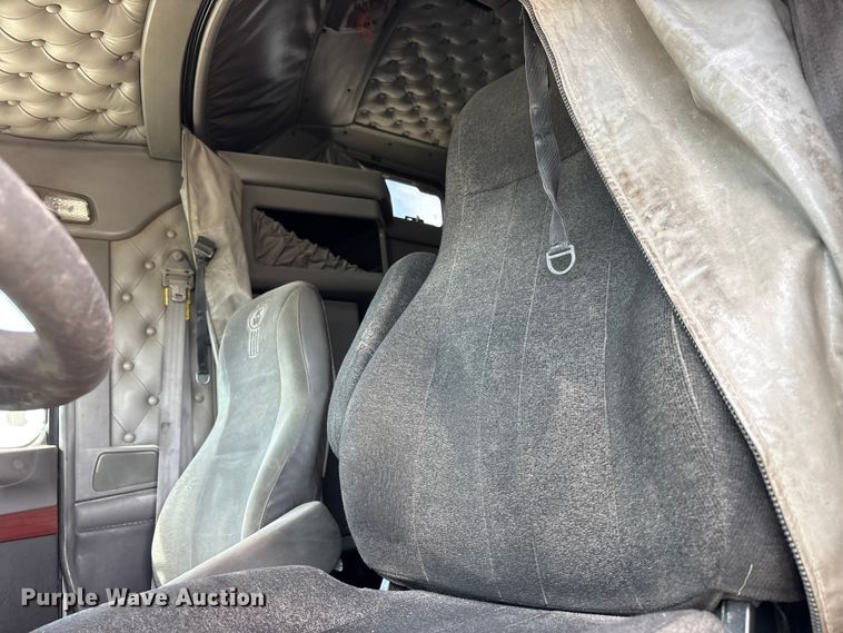 image for item FC2026 2006 Kenworth W900 semi truck