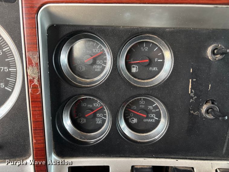 image for item FC2026 2006 Kenworth W900 semi truck