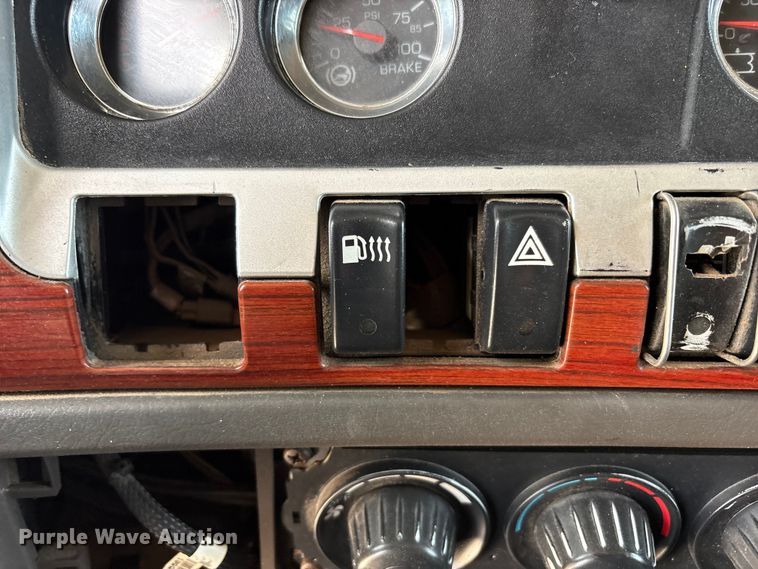 image for item FC2026 2006 Kenworth W900 semi truck