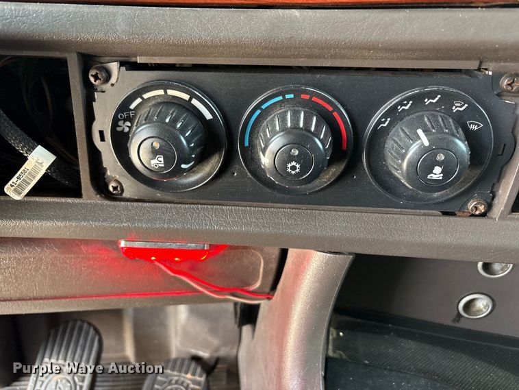 image for item FC2026 2006 Kenworth W900 semi truck