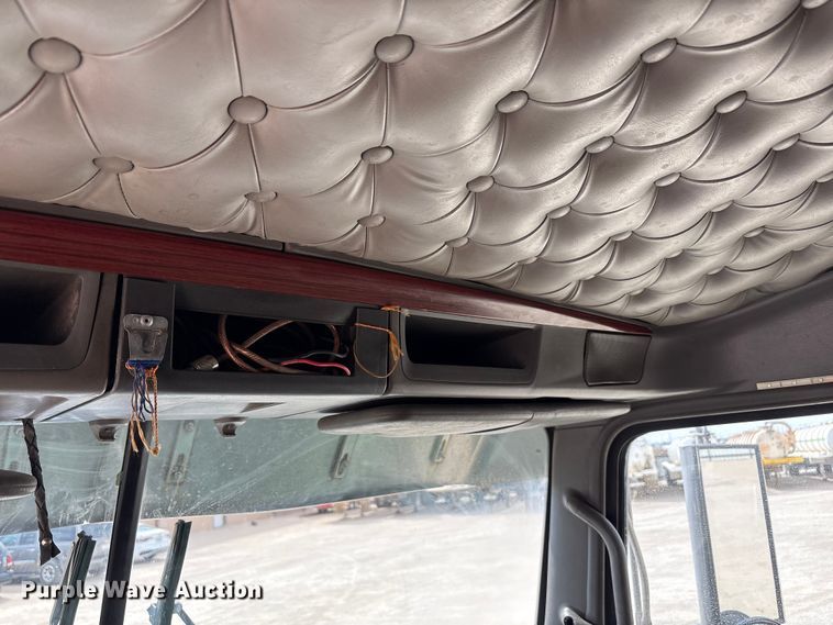 image for item FC2026 2006 Kenworth W900 semi truck