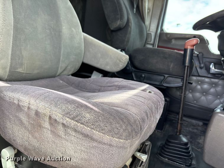 image for item FC2026 2006 Kenworth W900 semi truck