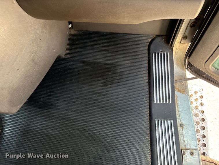 image for item FC2026 2006 Kenworth W900 semi truck