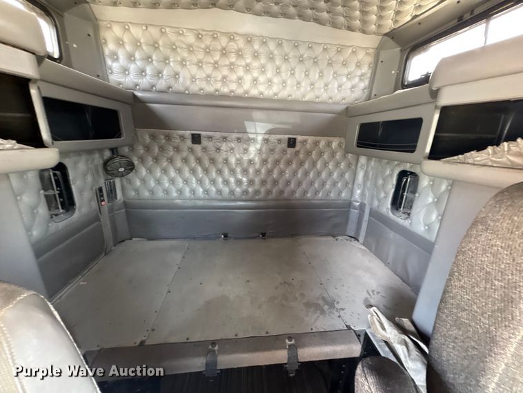 image for item FC2026 2006 Kenworth W900 semi truck