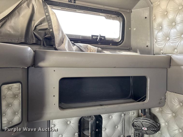 image for item FC2026 2006 Kenworth W900 semi truck