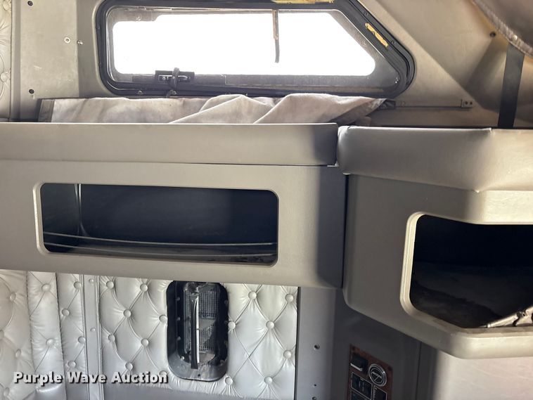 image for item FC2026 2006 Kenworth W900 semi truck