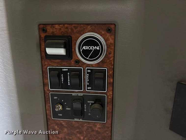 image for item FC2026 2006 Kenworth W900 semi truck