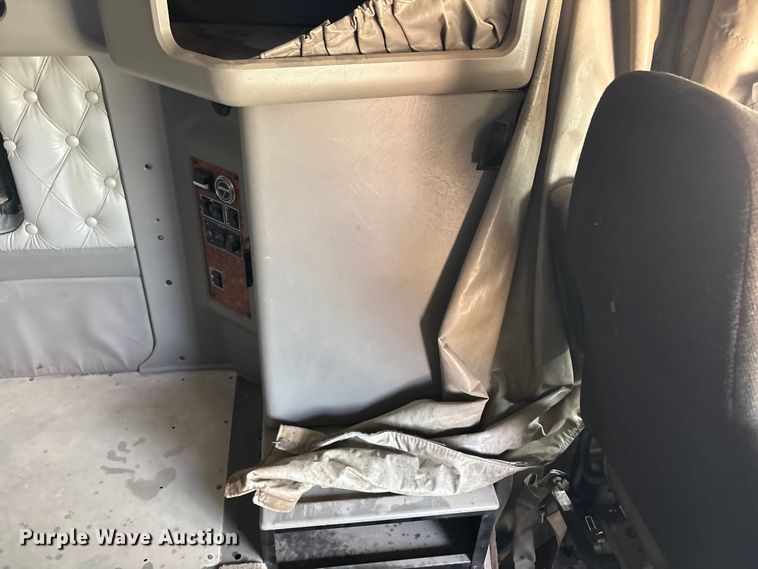 image for item FC2026 2006 Kenworth W900 semi truck