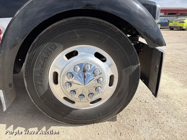 image for item FC2026 2006 Kenworth W900 semi truck