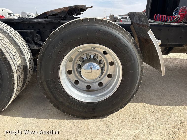 image for item FC2026 2006 Kenworth W900 semi truck