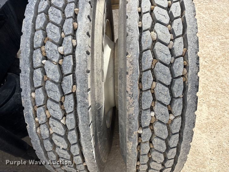 image for item FC2026 2006 Kenworth W900 semi truck