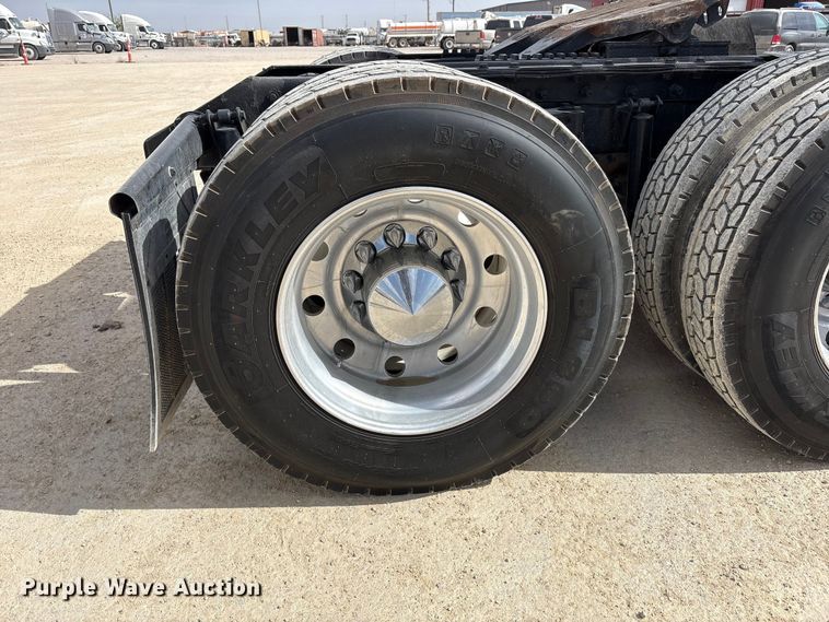 image for item FC2026 2006 Kenworth W900 semi truck